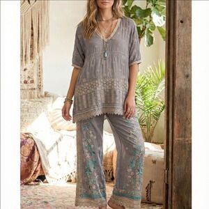 Johnny Was XS Embroidered Tunic Top Gray Boho Festival Western Coastal Lagenlook